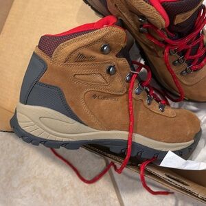 Columbia Newton Ridge Waterproof Hiking Boots BL4552-286 Women's Size 7.5 New
